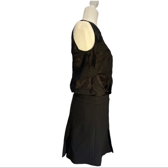 Space Style Concept Blouson Pleated Mini Dress with Leather Collar - Picture 9 of 10